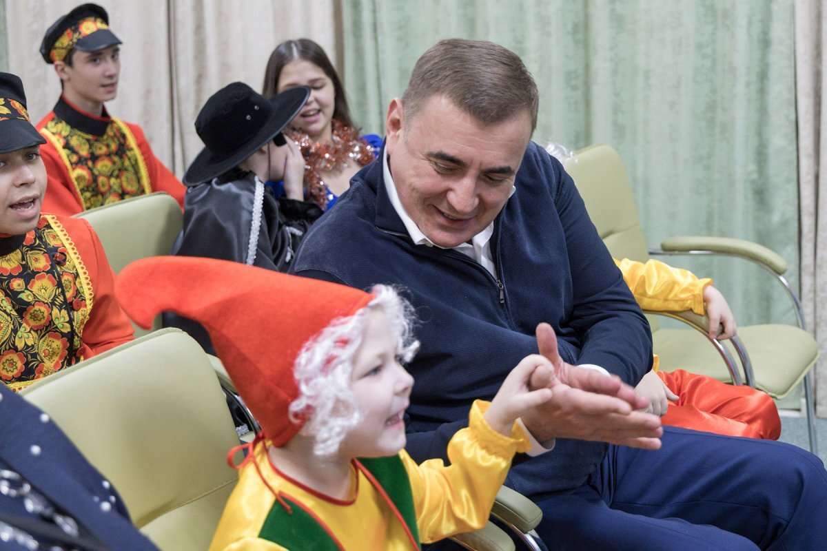   Алексей Дюмин посетил детский реабилитационный центр