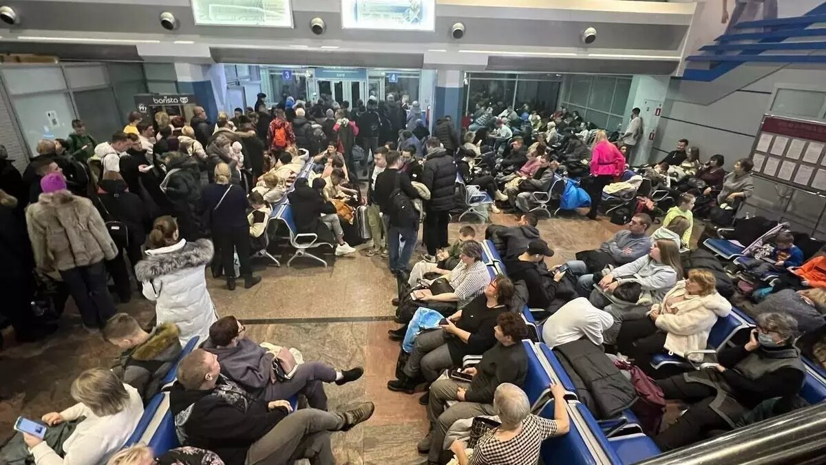 Кадры из аэропорта «Оренбург»