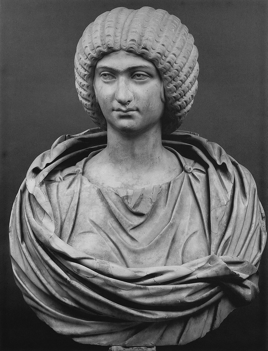 Юлия Домна (193 — 217) — супруга римского императора Септимия Севера, мать Каракаллы и Геты