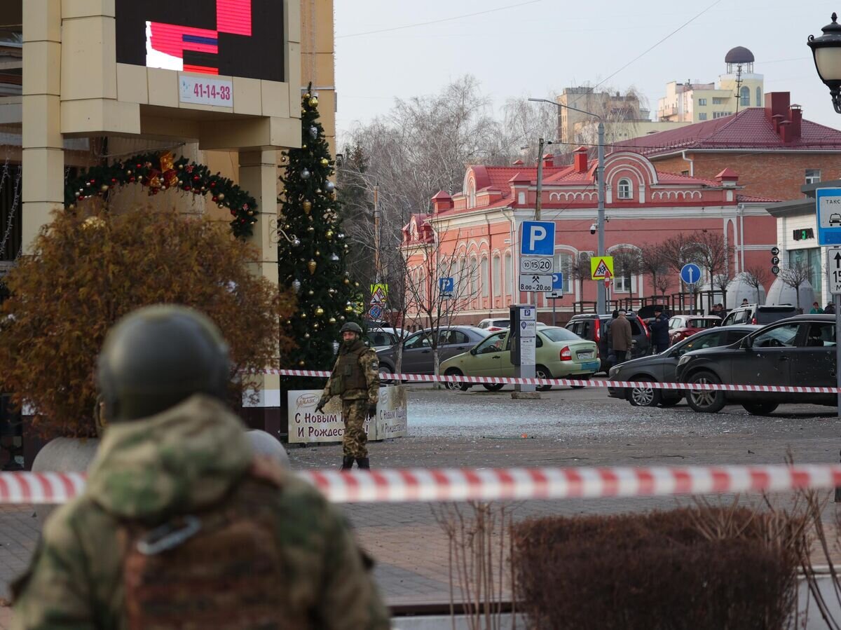    Последствия удара украинских войск по центру Белгорода© РИА Новости / Антон Вергун