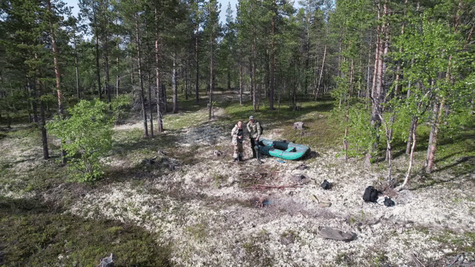 Орнитологический сезон подходит к концу. На заднем плане село Ловозеро