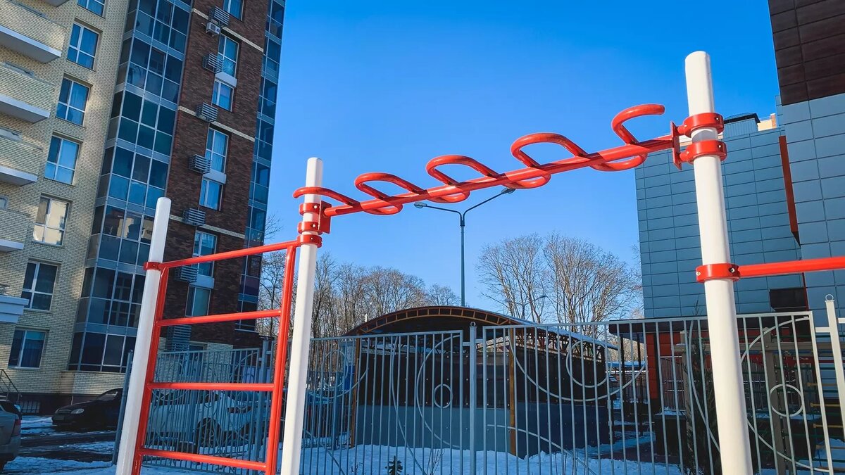     Новая спортплощадка появится в 2024 году в 39 м микрорайоне Сургута. Объект планируется оснастить спецпокрытием и трибунами.