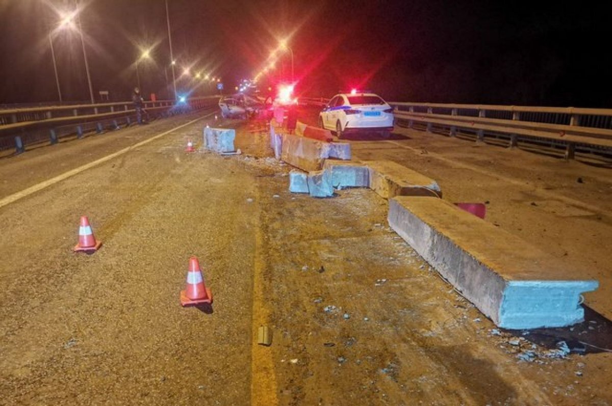    На Ставрополье машина врезалась в ограждение, погибла 9-месячная девочка