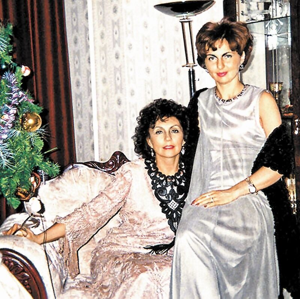 Елена Дмитриева со своей матерью Галиной Сизовой