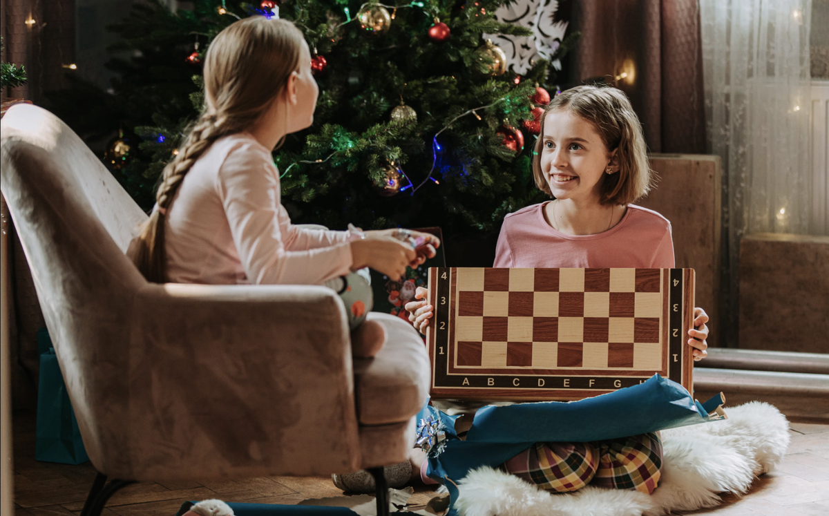 Кадр из фильма "Новогодние Папины дочки"