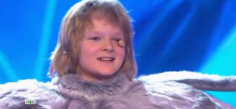 новогодняя маска 2024 под маской совенка скрывался Гном Гномыч