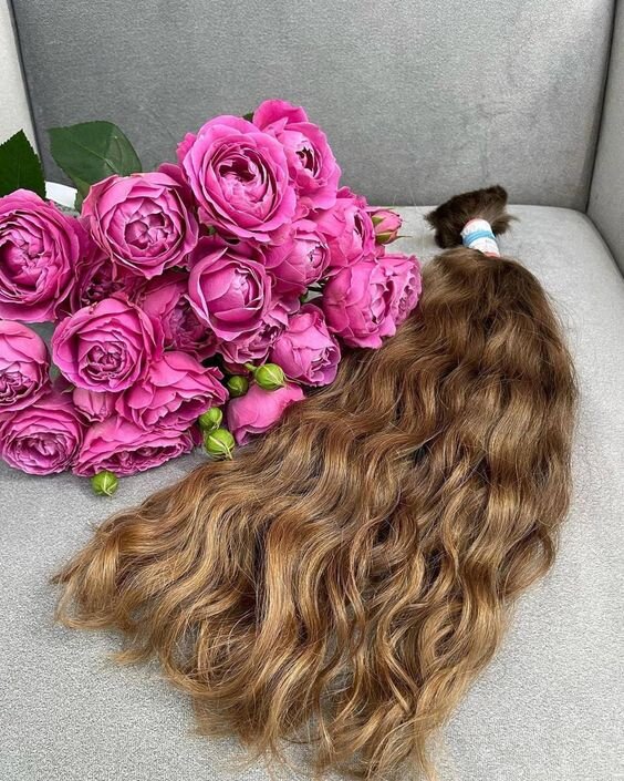 Славянские (русские) не крашенные волосы стоят от 50 000 до 250 000 тыс. рублей