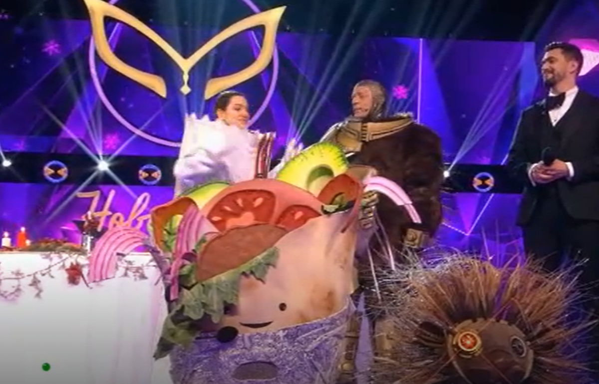 Под маской Шаурмы скрывалась Евгения Медведева ,а в Дикобразе был Вадим Казаченко. 
