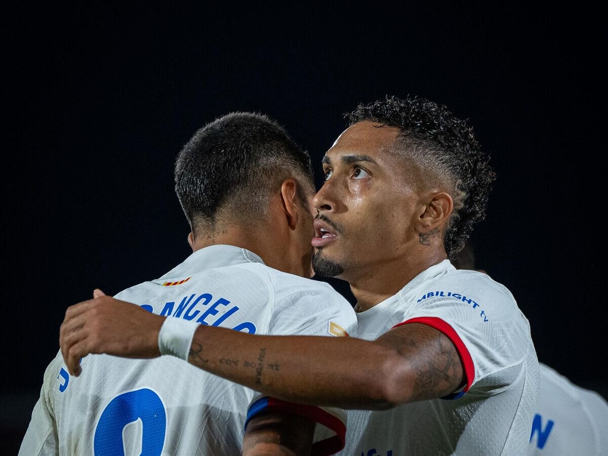    Нападающий "Барселоны" Рафинья (справа)© Фото : Пресс-служба ФК "Барселона"