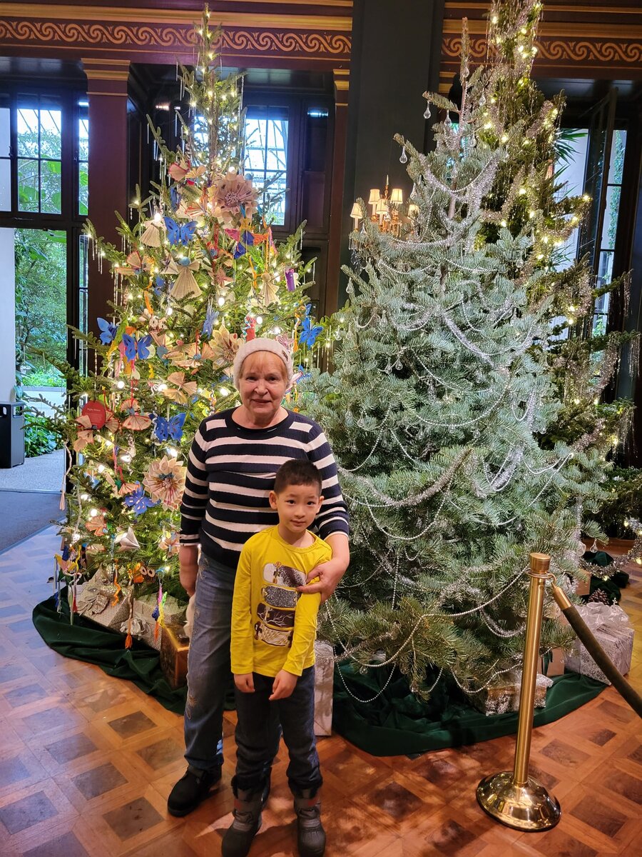 Валентина Анатольевна с внуком Яном.