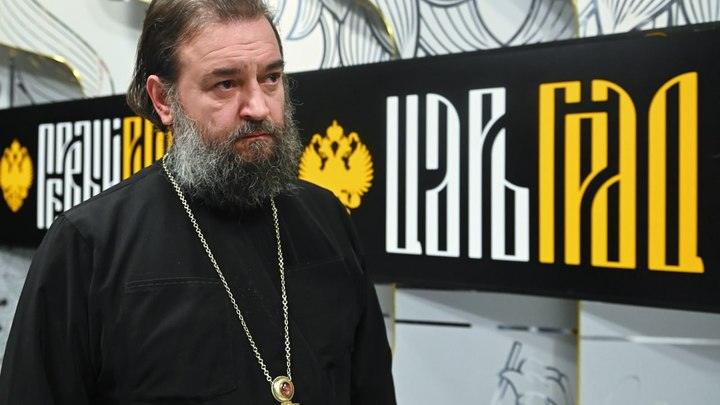 Продались черной стороне. С потрохами: Русский батюшка сорвал маску с истинного врага России