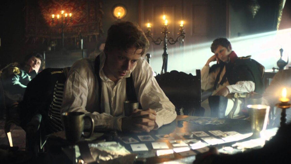 Фильм «Война и мир», Великобритания, 2016 год. Николай Ростов после крупного проигрыша. 