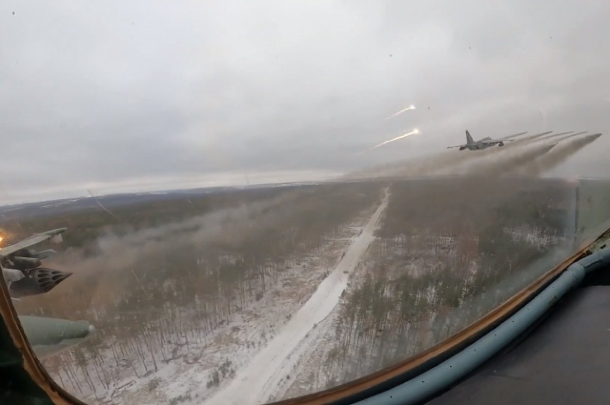    МО: российские Су-25 поразили технику ВСУ на краснолиманском направлении
