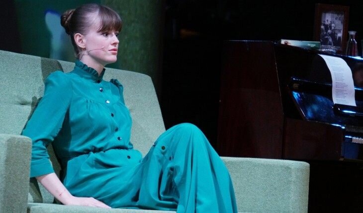    Актриса Софья Эрнст