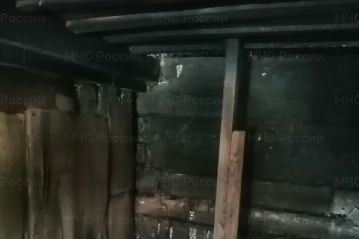    Семейная пара из ЕАО чуть не угорела на пожаре в бане перед Новым годом