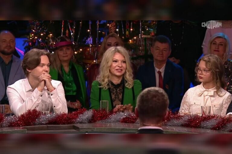    Семья Шатунова и группа «Стекловата» стали участниками новогодней программы Малахова Кристина Просвиркина