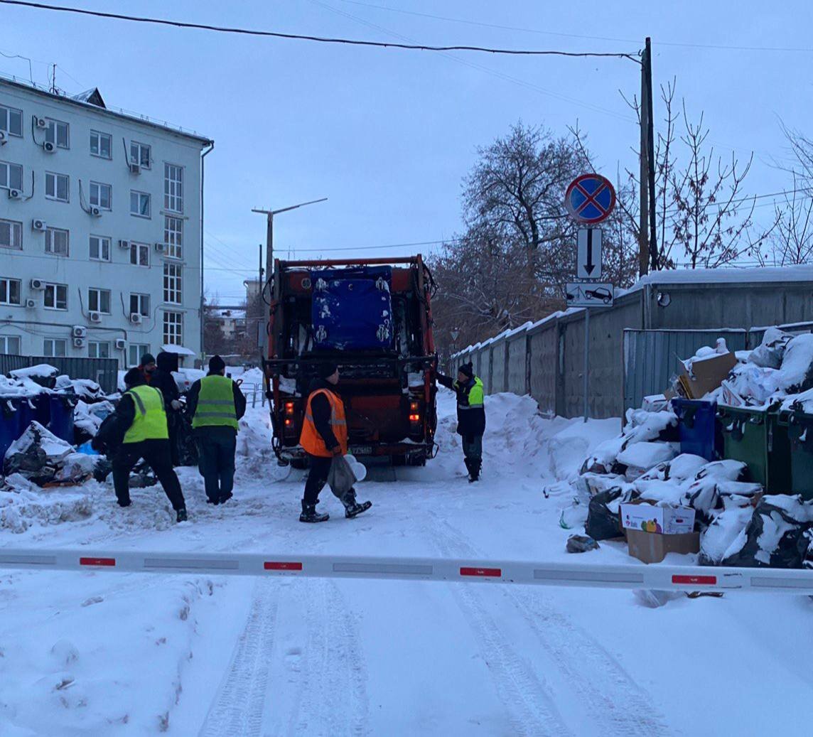 В Челябинске назвали тех, кто мешает вывозить мусор из дворов | Царьград.  Урал | Дзен