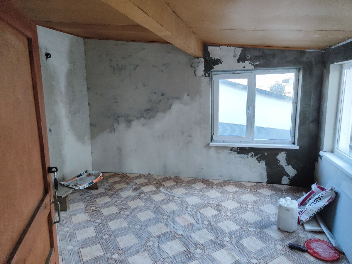 ремонт в одной из комнат наверху