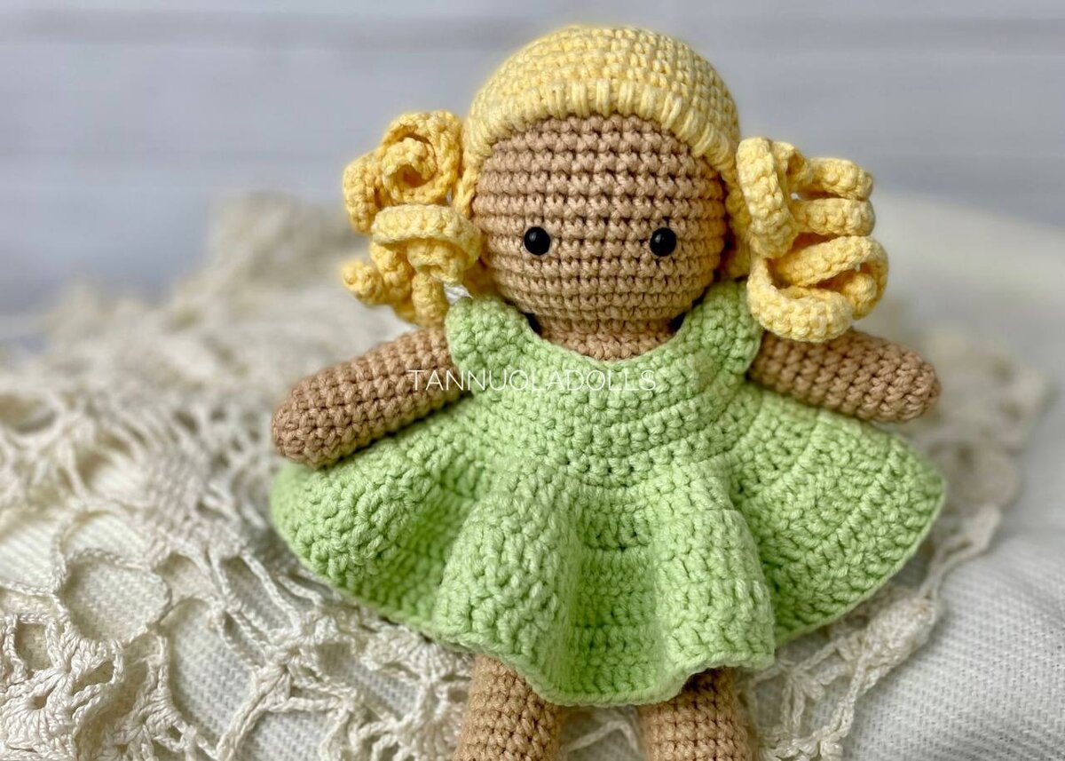 Авторская кукла крючком веснушка