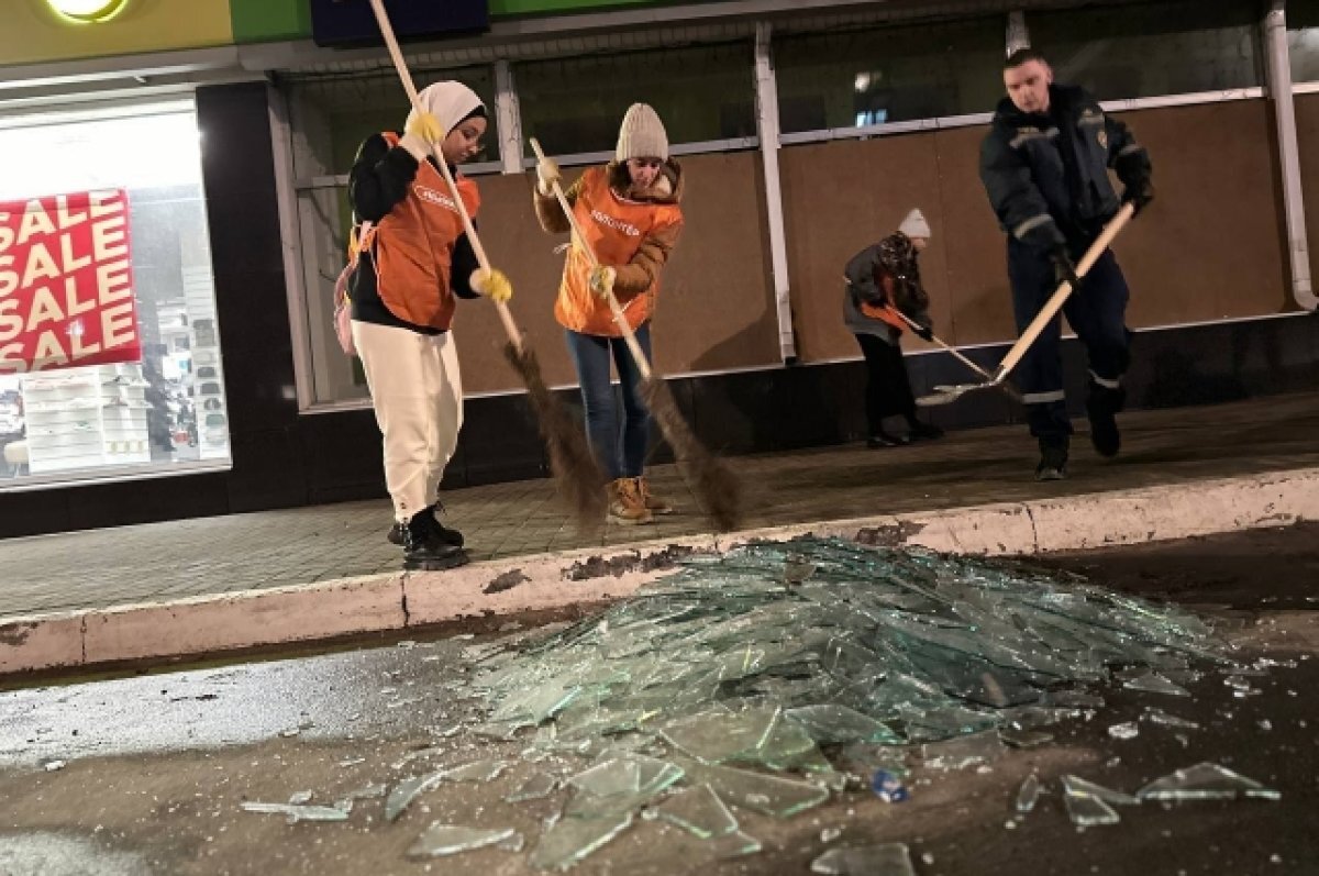    Воронежцы помогли убрать улицы Белгорода после обстрелов