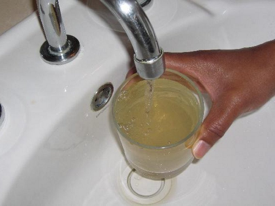 Значение железа в воде. Железо в водопроводной воде. Железо в питьевой воде. Нормы железа в сточных водах. Повышенное содержание железа в воде.