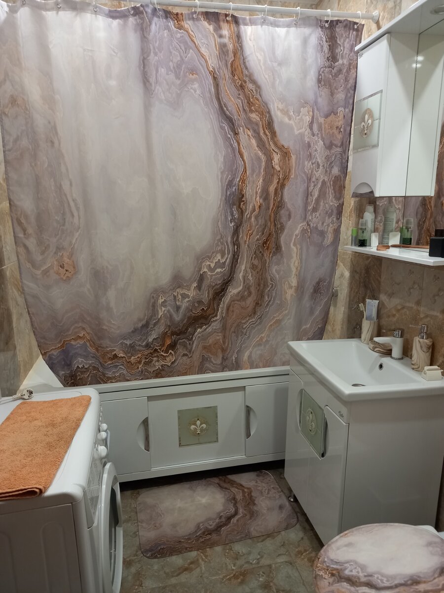 обожаю эту длинную ванну)))