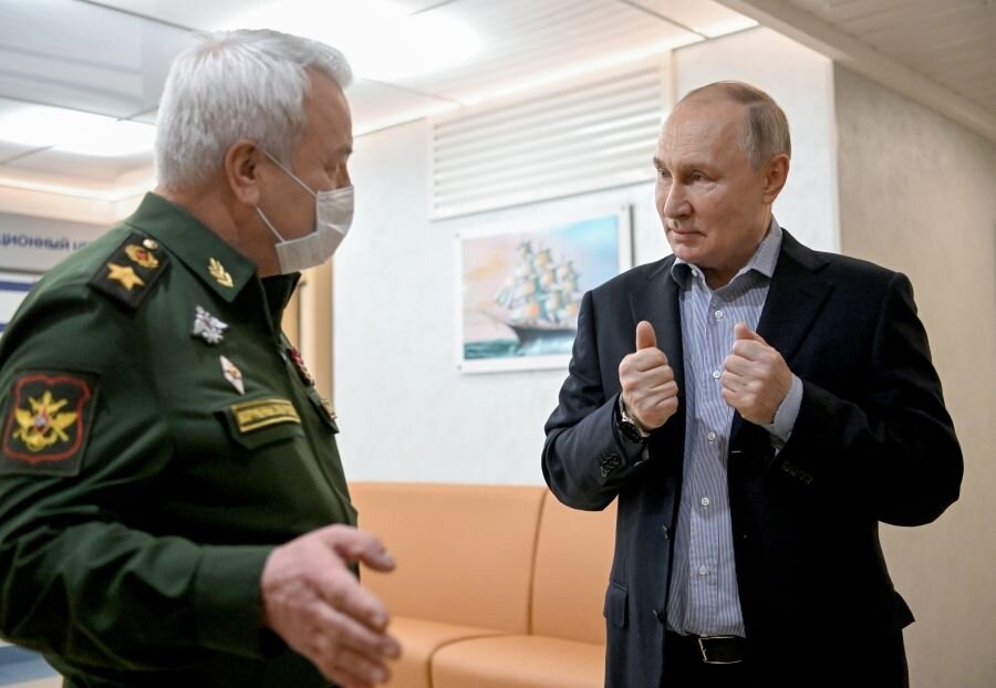    Владимир Путин во время посещения военного госпиталя имени Вишневского. 1 января 2024 © Кристина Кормилицына/РИА Новости