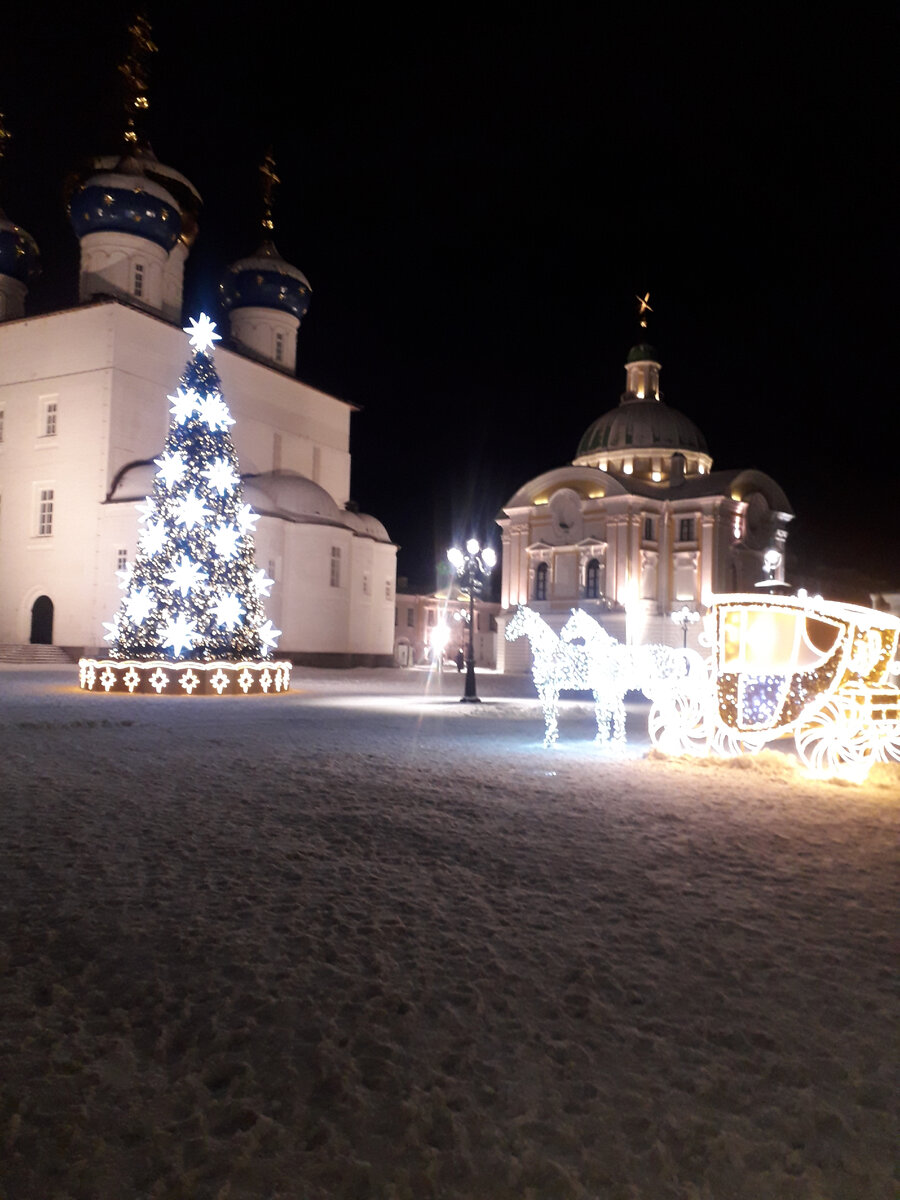 Соборная площадь города Твери. Фотосъёмка автора 26.12.2023