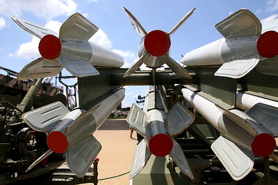 ЧТО КАСАЕТСЯ РОССИИ, ТО НАША СТРАНА, ПО СЛОВАМ ПУТИНА, БУДЕТ НАРАЩИВАТЬ ОБЪЁМЫ ПРОИЗВОДСТВА СНАРЯДОВ, "ПРИЧЁМ КРАТНО". ФОТО: MAKSIM KONSTANTINOV/GLOBALLOOKPRESS