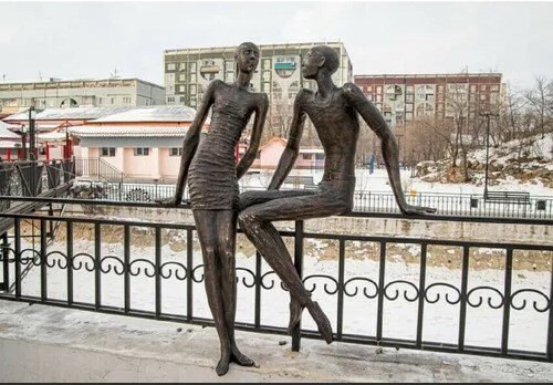 Памятник, выживающим на МРОТ, уже "обкатан" на дальнем Востоке