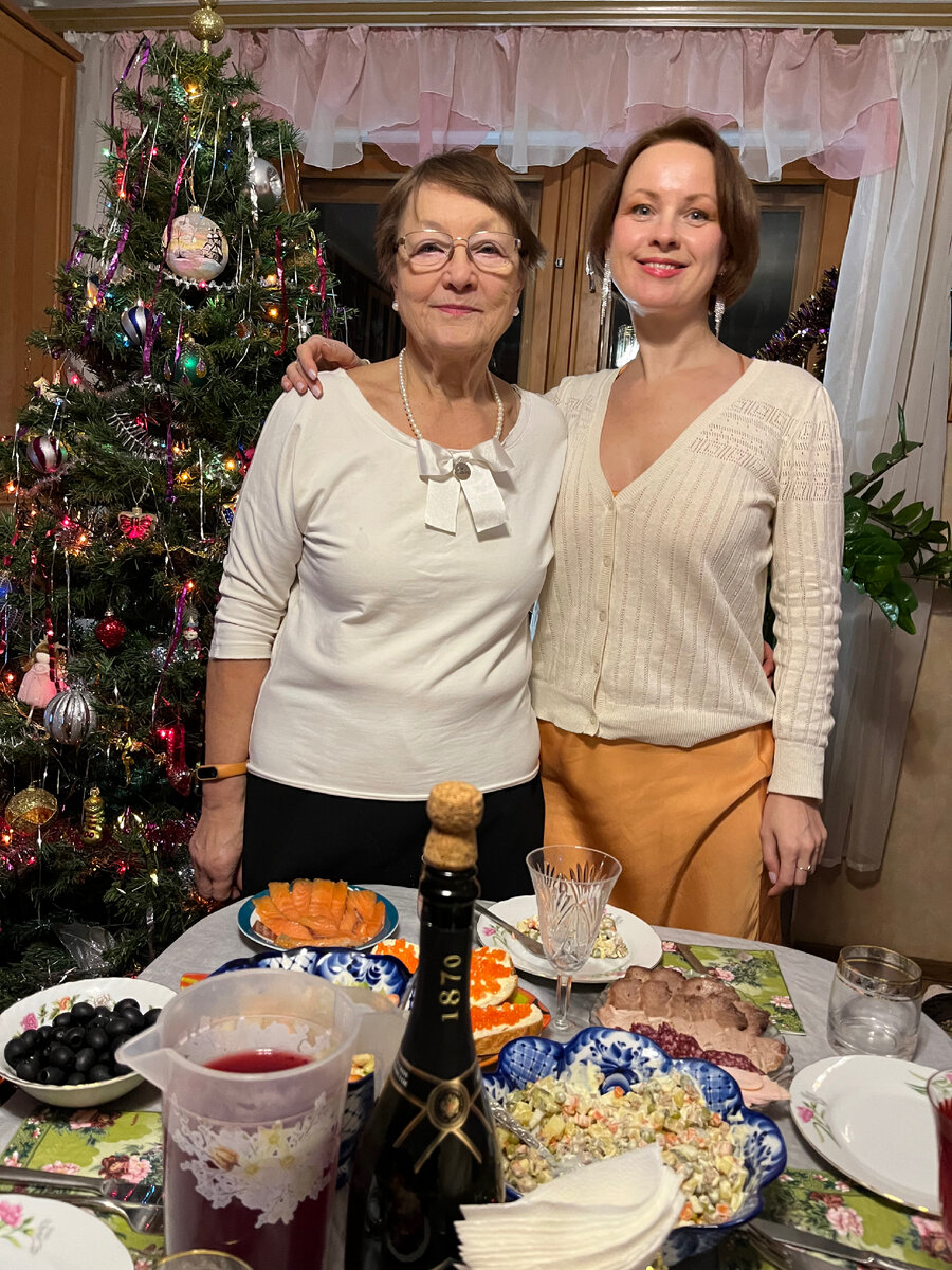 Мы с мамулей в преддверии Нового года🎄 Фото из архива автора 