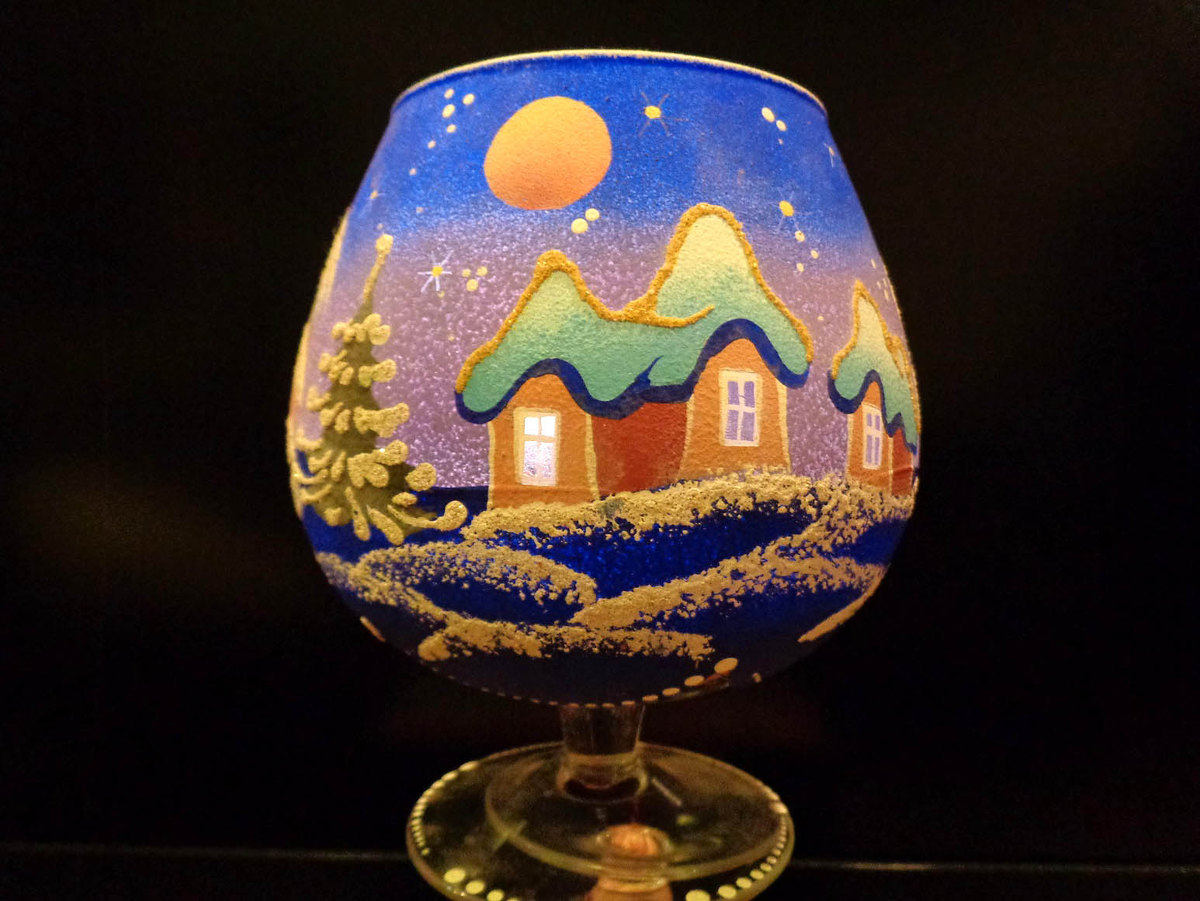 Фото 2.  Светильник из фужера.