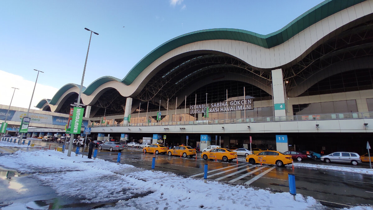 Аэропорт Сабихи Гёкчен в Стамбуле. Фото: Кирилл Полиенко/Polienko: путешествуем вдвоём