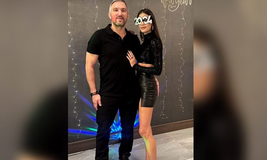    Жена Овечкина опубликовала фотографию с мужем с празднования Нового года. Фото: соцсети Анастасии Овечкиной