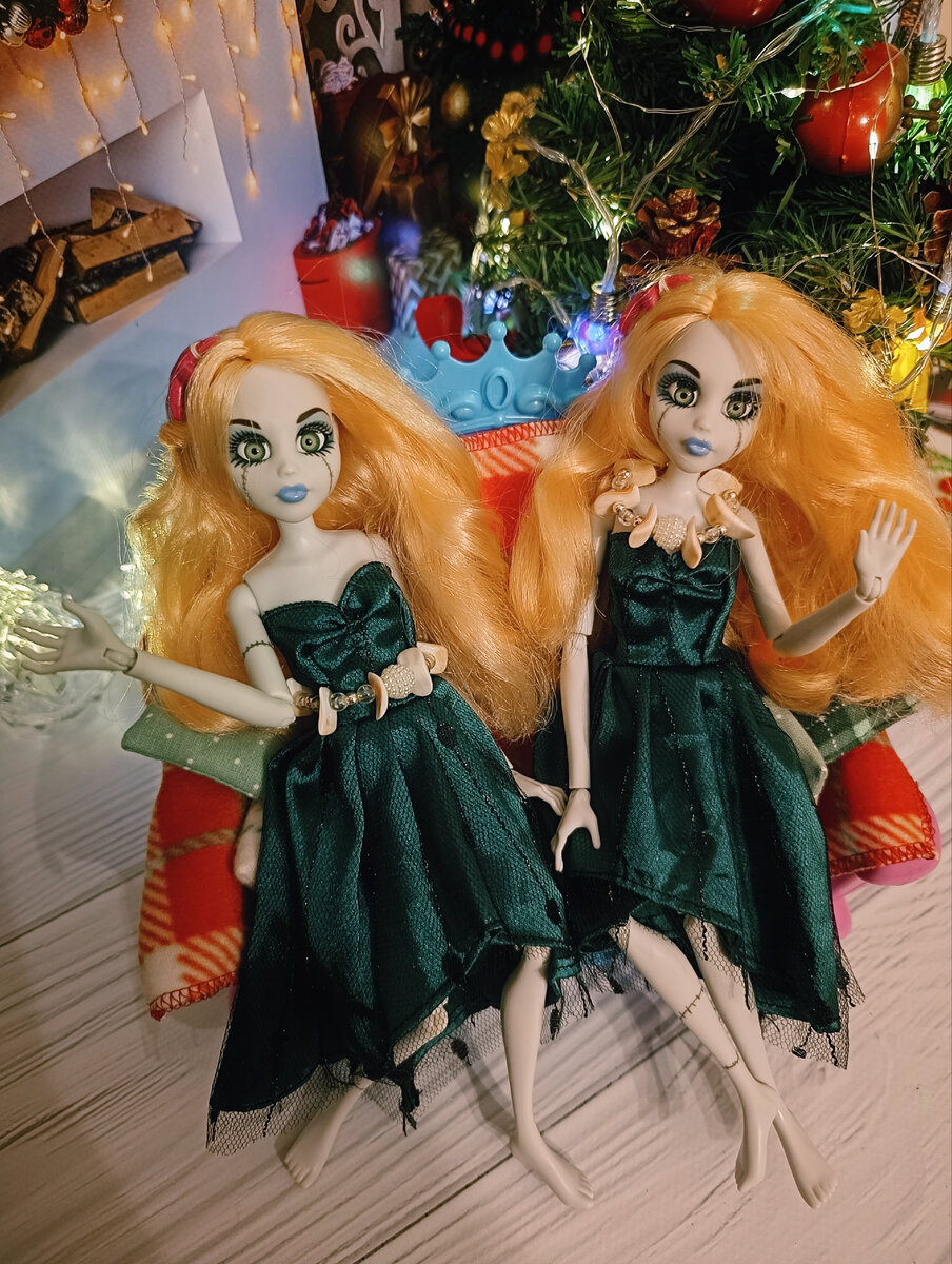 С Новым Годом! Зомби-близняшки уехали в новый дом | My dolls, my world |  Дзен