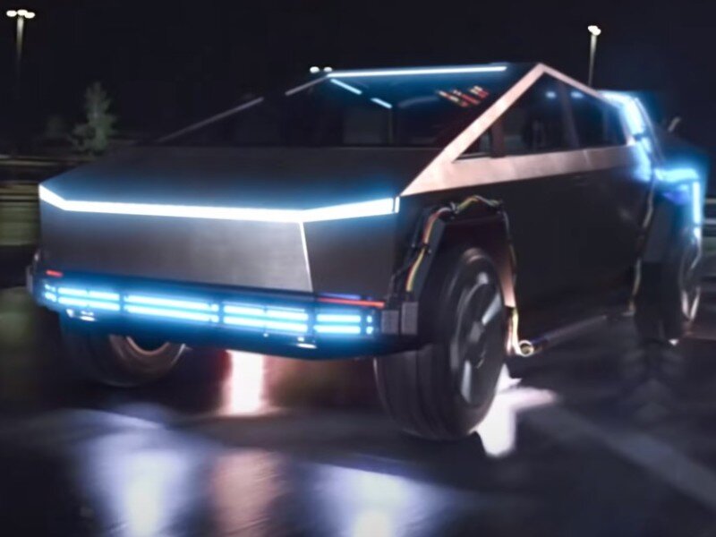    Дизайнер DeLorean считает Cybertruck произведением искусства