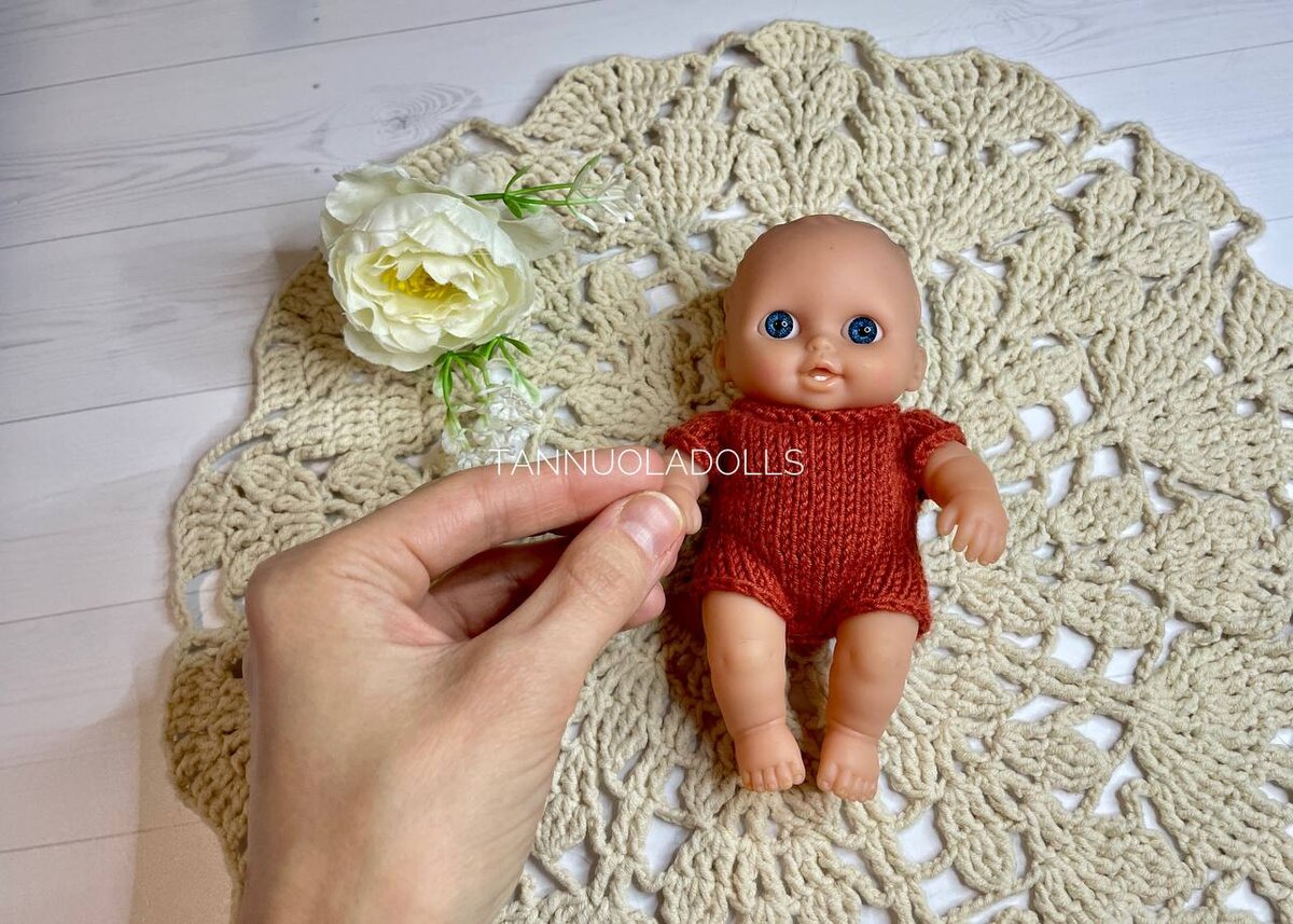 Пупс в песочнике