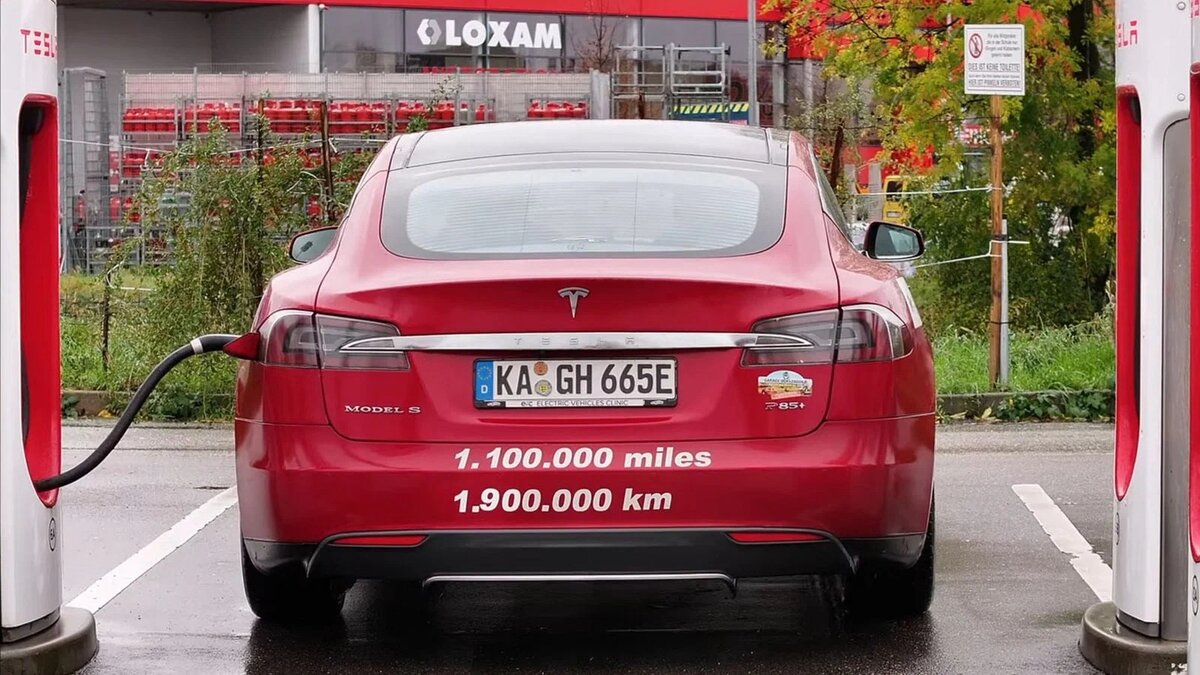    Самая «долгоживущая» Tesla проехала 2 млн км и сменила 13 моторов