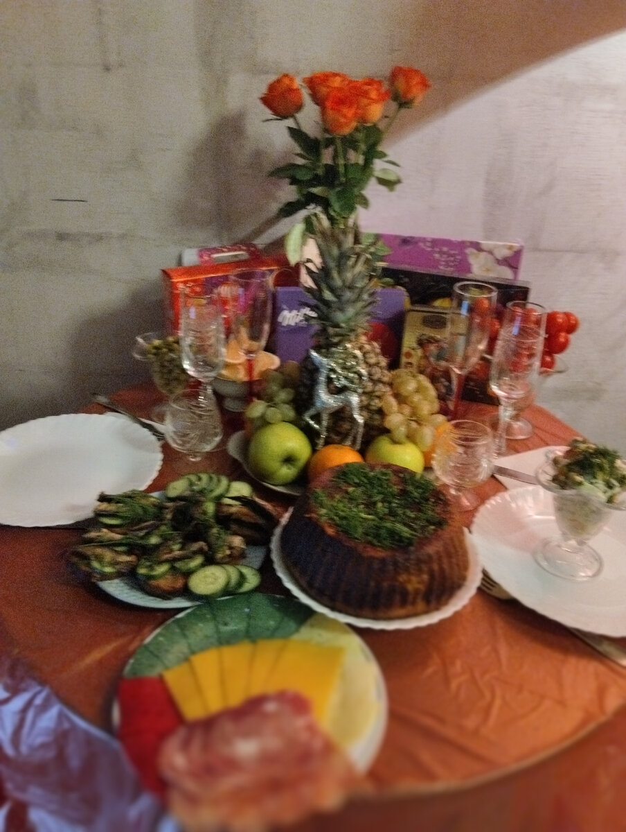 Раз в год готовлю многослойную мясную кулебяку- это традиция ...