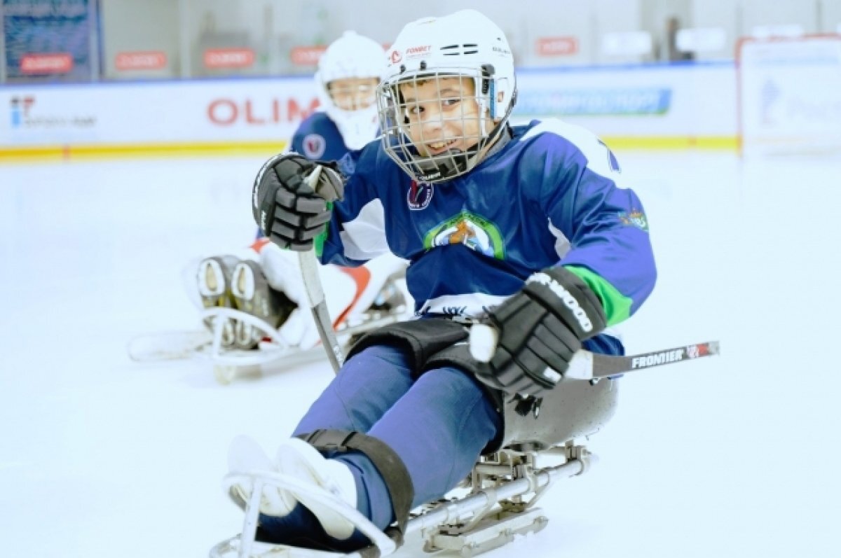    Спорт помогает Нареку увидеть Россию.