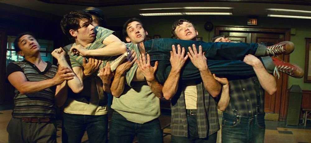 В 2021-м году Стивен Спилберг снял свою версию «Вестсайдской истории» - качественную, масштабную, но необязательную