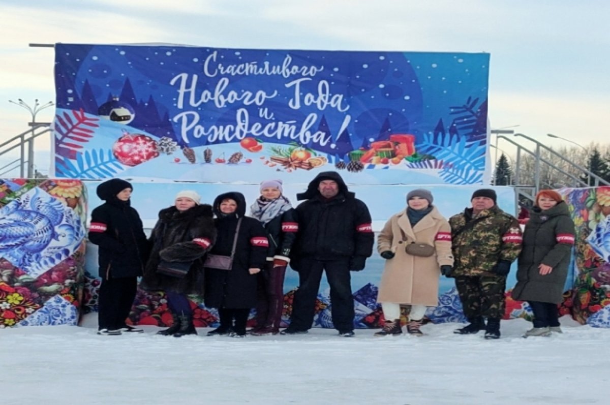    В Бердске добровольная народная дружина дежурит на главной ёлке