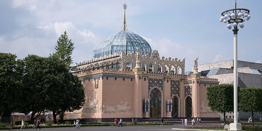 Павильон «Казахская ССР» на ВДНХ. Фото: Департамент культурного наследия города Москвы