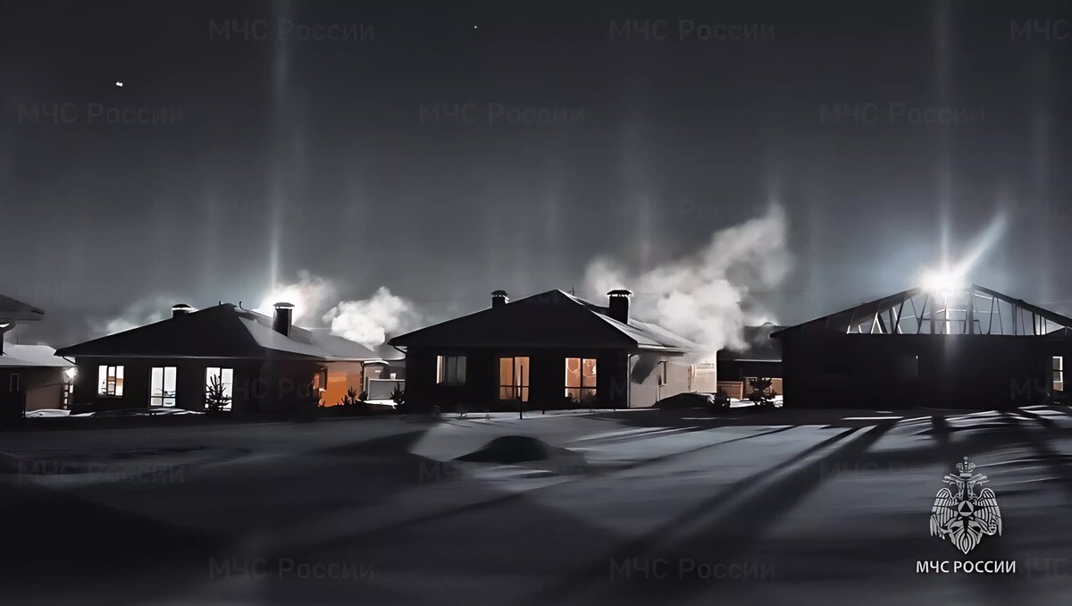     За минувшие дежурные сутки, с 1 на 2 января 2024 года, в Удмуртии произошло 8 пожаров, погибло 5 человек. Об этом сообщает пресс-служба Главного управления МЧС по Удмуртской Республике.