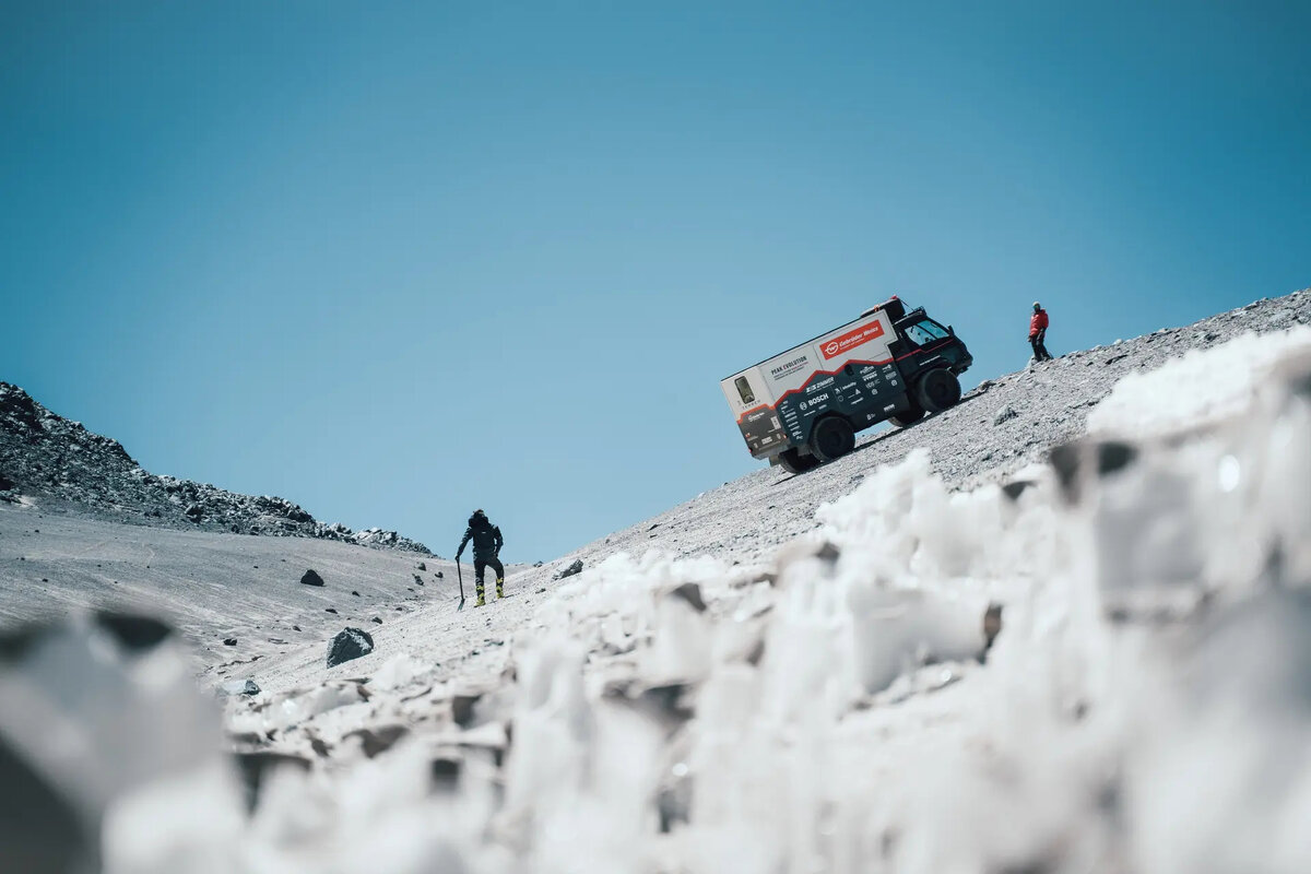    Бензиновый Porsche 911 помешал электромобилю установить мировой рекорд