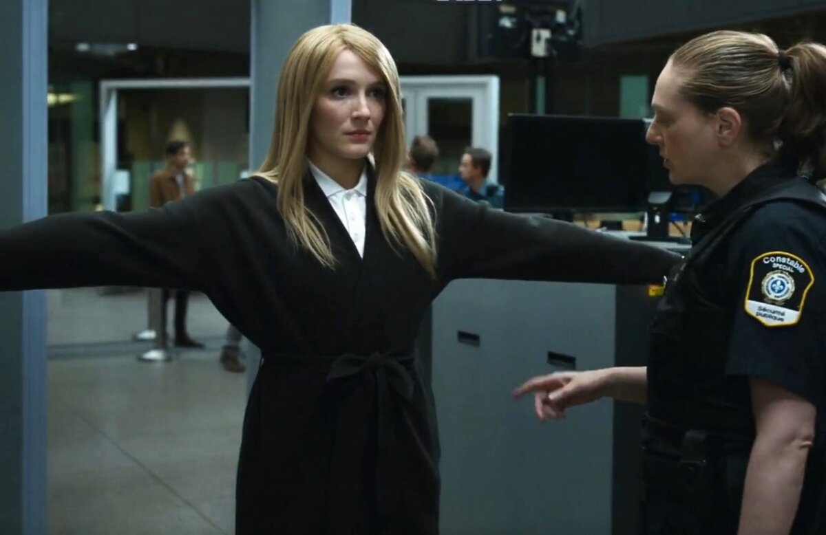 Скриншот из триллера  "Les chambres rouges" ("Красные комнаты").