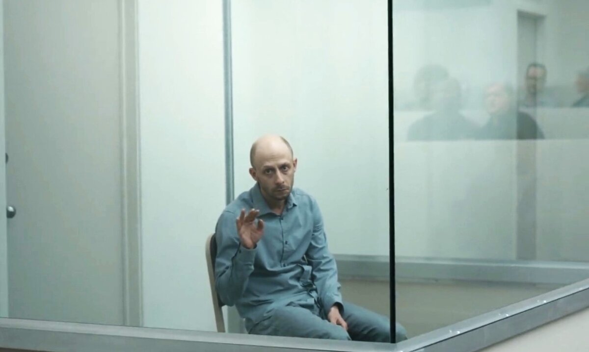 Скриншот из триллера  "Les chambres rouges" ("Красные комнаты").