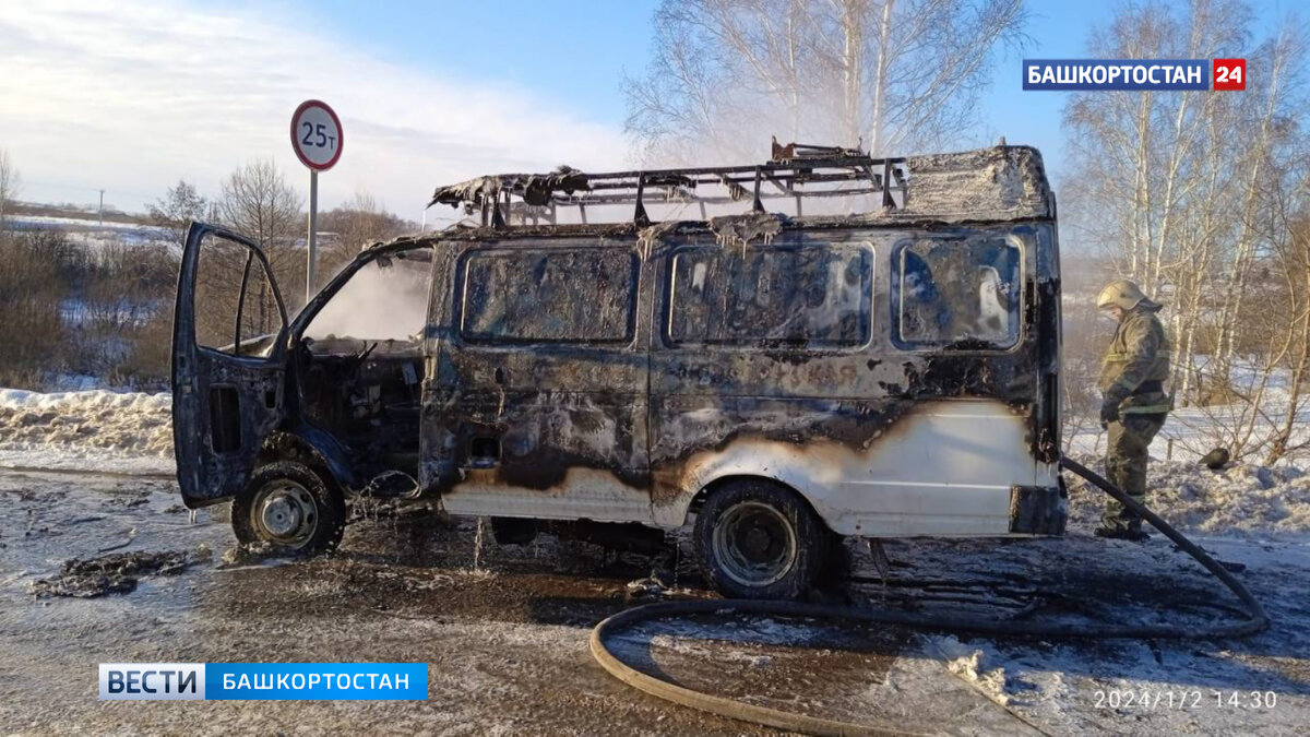    В Башкирии во время движения загорелся автомобиль скорой помощи