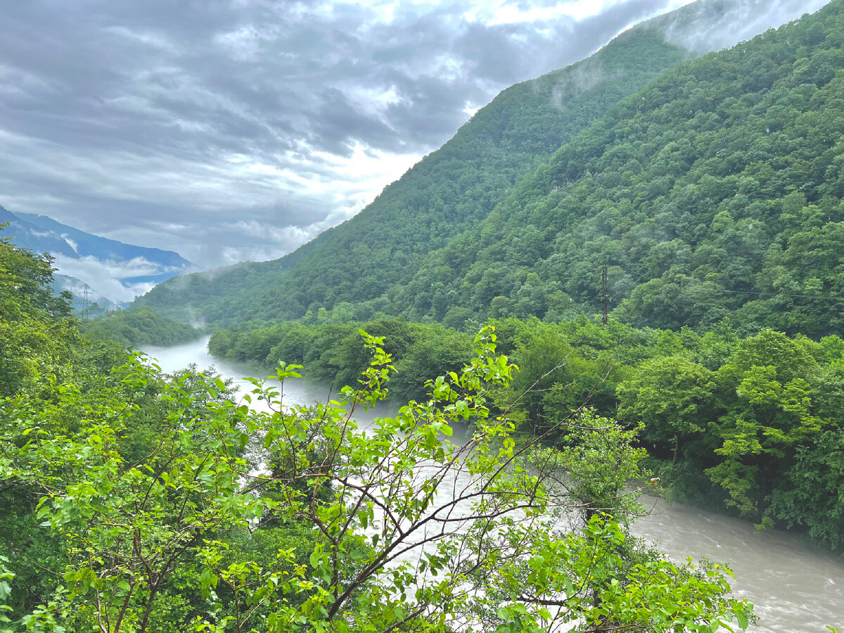 Вид по пути к озеру.
