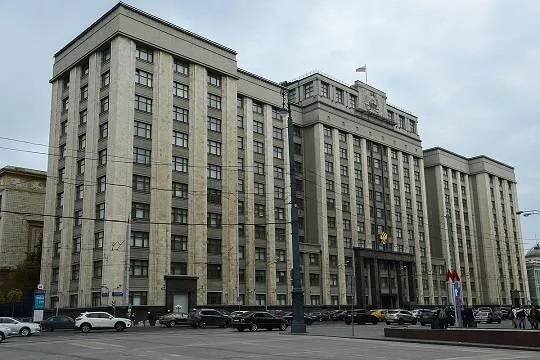    В Госдуме усмотрели попытку вмешаться в дела РФ в поздравлении посольства США